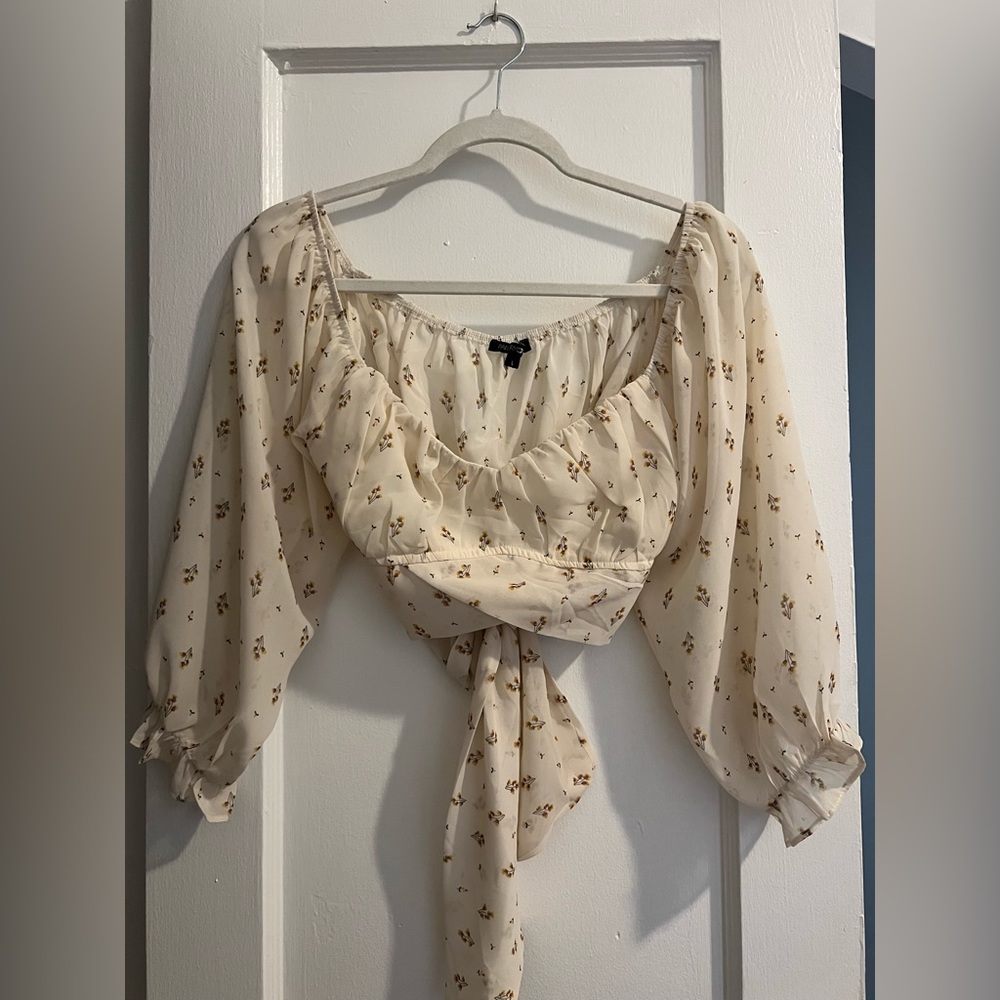 Floral Blouse in size L.